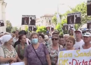 Mai mulți membri și simpatizanți ai Partidului „ȘOR” au protestat la PG împotriva reținerii Marinei Tauber. Aceștia acuzând procurorii că acționează la indicația guvernări | VIDEO