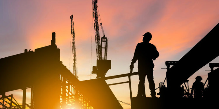 După ce valul de caniculă a ucis sute de oameni, sindicatele europene cer o lege care să impună temperaturi maxime la locul de muncă