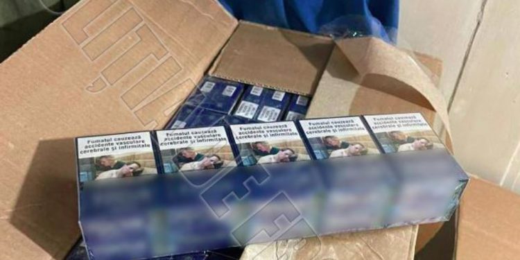 Țigări și alcool, depistate în cadrul unor percheziții domiciliare