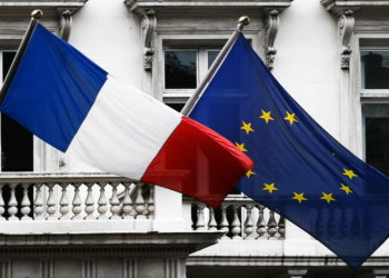 Daily Express предупредила о возможности выхода Франции из ЕС