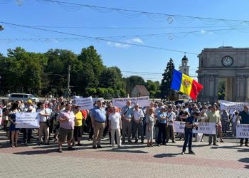 Soarta universităților care urmează a fi absorbite ar putea fi decisă mâine la Guvern. Sindicaliştii Universităţii Agrare de Stat din Moldova anunță un nou protest | VIDEO