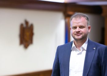 Unul dintre patru fotolii libere, ocupat. CC validat mandatul de deputat a lui Roman Roșca