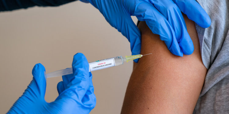 Începe administrarea celei de-a doua doze booster de vaccin anti-COVID-19