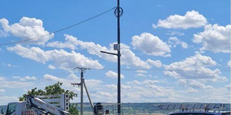Atenție, ȘOFERI: Veți fi FILMAȚI de la înălțime pe traseele naționale! Sistemele video, instalate pe 15 piloni de pe drumurile publice