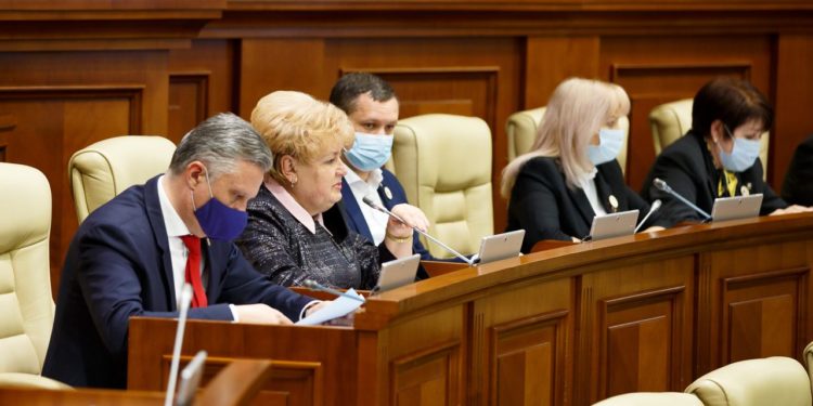 Partidul „ȘOR” a cerut audierea ministrului Educației privind lichidarea universităților. PAS a refuzat