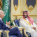 Cum l-a salutat Joe Biden pe prințul conducător al Arabiei Saudite, țară pe care președintele SUA a numit-o stat „paria”