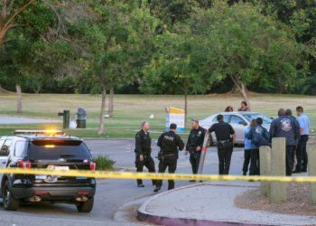 Doi morți și cinci răniți după mai multe împușcături într-un parc din Los Angeles