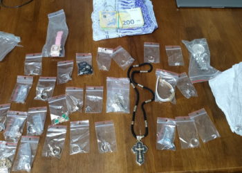 Contrabandă cu bijuterii la Palanca. Doar una din acestea ar costa peste 1,7 milioane lei