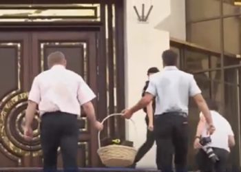 Flashmob organizat de primarii Partidului „ȘOR”, la Președinție, Guvern și Parlament: „Nu mai vrem niciun pic guvernare pe tizic!” | VIDEO