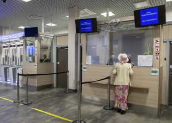 Страны ЕС договорились приостановить соглашение с Россией об упрощенной выдаче виз. Полного запрета на туристические визы не будет