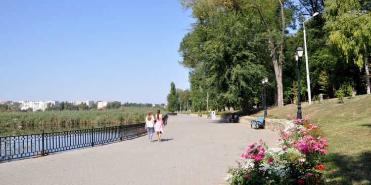 На озере Валя Морилор за выходные спасли трех человек, которые могли утонуть