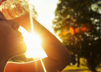 Синоптики объявили желтый код метеоопасности в связи с жарой