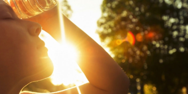 Синоптики объявили желтый код метеоопасности в связи с жарой