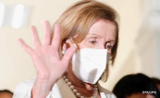 Пелоси покидает Тайвань