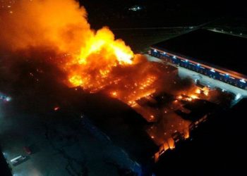 Пожар на складе Ozon в Подмосковье потушили. На это потребовалось более 17 часов