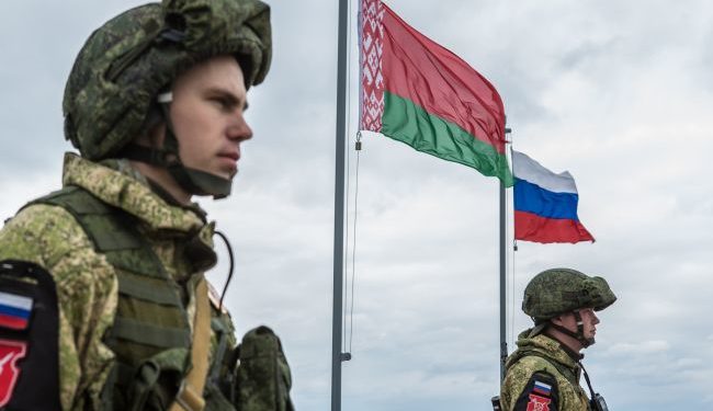 Взрывы на аэродроме в Беларуси: СМИ назвали несколько версий произошедшего