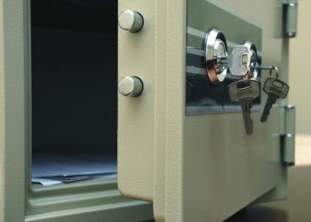 В Калараше с предприятия неизвестные украли сейф