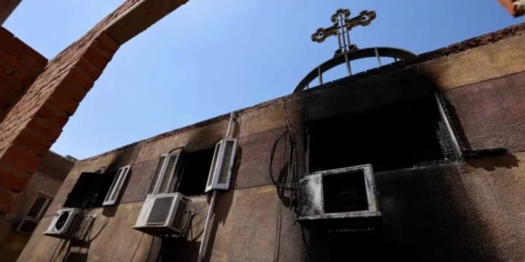 При пожаре в коптской церкви в египетской Гизе погибли более 40 человек