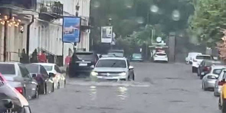 В Одессе — настоящий апокалипсис: город затопило дождем