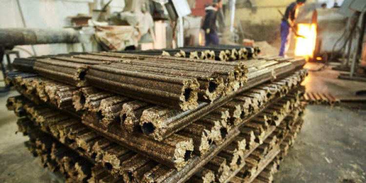 Coadă și după brichetele pentru foc. Prețurile s-au dublat