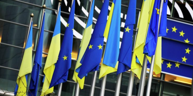 Евросоюз проверит выполнение Украиной условий для сохранения кандидатства