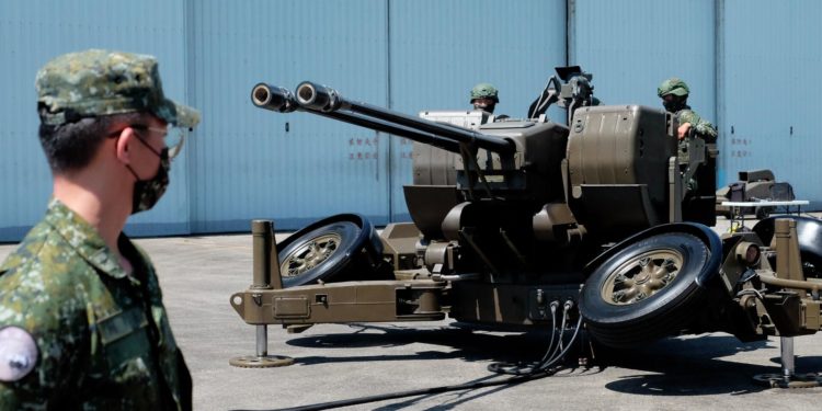 Тайваньские военные впервые открыли огонь по китайскому дрону