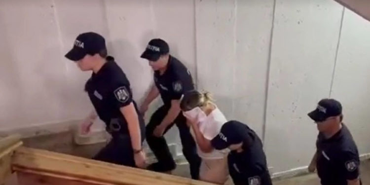 Мать новорожденного, тело которого нашли в мусорном контейнере в Кишиневе, арестовали на 30 суток