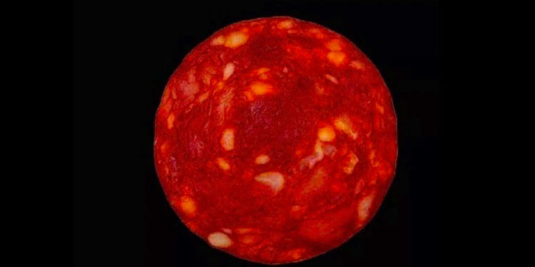 Ученый извинился за твит, в котором выдал фото колбасы за снимок звезды