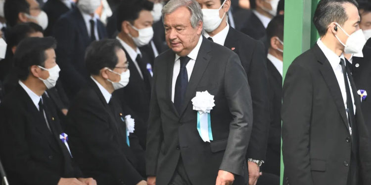 Aflat la Hiroshima, seful ONU face apel la liderii lumii să retragă armele nucleare: Omenirea se joacă cu un pistol încărcat