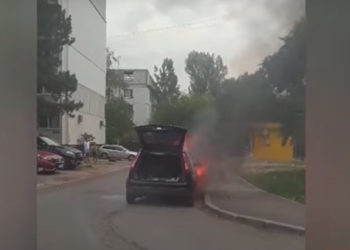 Два возгорания автомобилей в столице за один день. Причины пожара выясняются | VIDEO