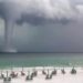 Tornadă uriașă cu trombă de apă a fost observată făcând ravagii în mare. Fenomenul meteo a fost filmat