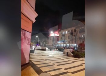Сильный пожар в центре столицы во время ливня (ВИДЕО)