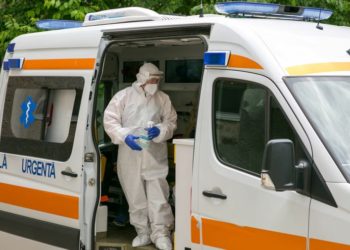 Zeci de mușcături de insecte, intoxicații cu alcool și accidente: Motivele pentru care moldovenii au chemat Ambulanța