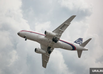 Суд США разрешил арест самолета российского олигарха за 90 млн долларов