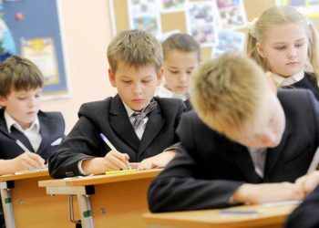 В школах Тараклии введут школьную форму