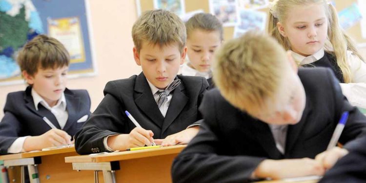 В школах Тараклии введут школьную форму