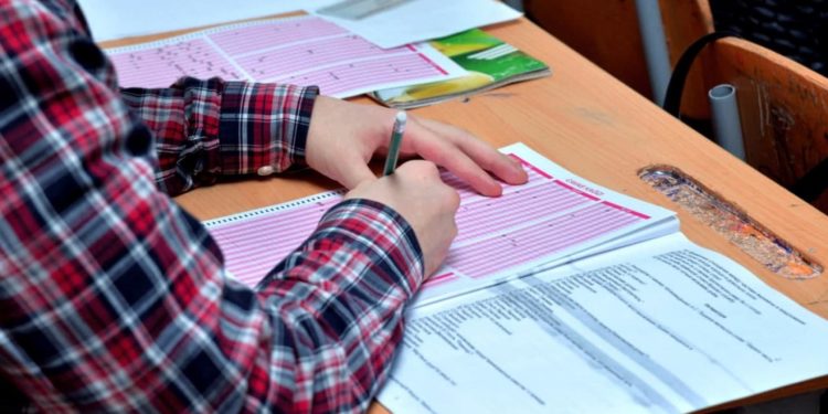 La bacalaureatul din acest an a fost depistat un caz grav de fraudare a examenelor