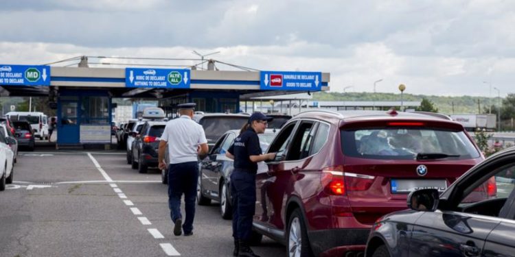August e luna vancanțelor: 18 mii de moldoveni au intrat și au ieșit din țară, din prima zi