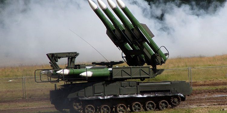 В Евпатории и Севастополе сработала система ПВО