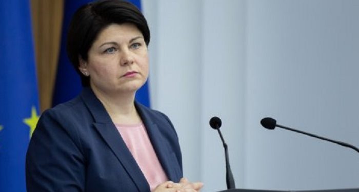 O vază din cristal pentru dulciuri și un coala de pluș: Ce cadouri a primit prim-ministra de la diferiți oficiali
