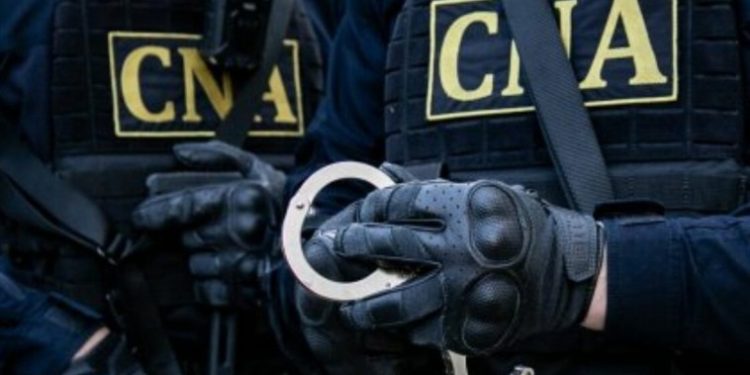 O polițistă din cadrul INSP, denunțată la CNA. Ar fi cerut mită de la un șofer ca să-l scape de punctele de penalizare