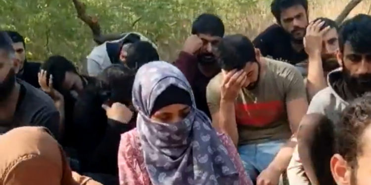 38 de migranți au fost găsiți după ce au petrecut o lună izolați pe o insuliță dintre Grecia și Turcia. Mai multe persoane ar fi murit