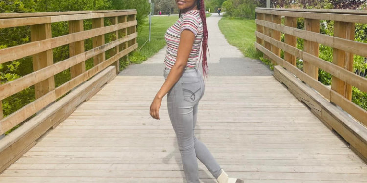 O femeie s-a înecat într-o piscină în timp ce făcea live pe Facebook. Tatăl ei a văzut imaginile: „E îngrozitor”