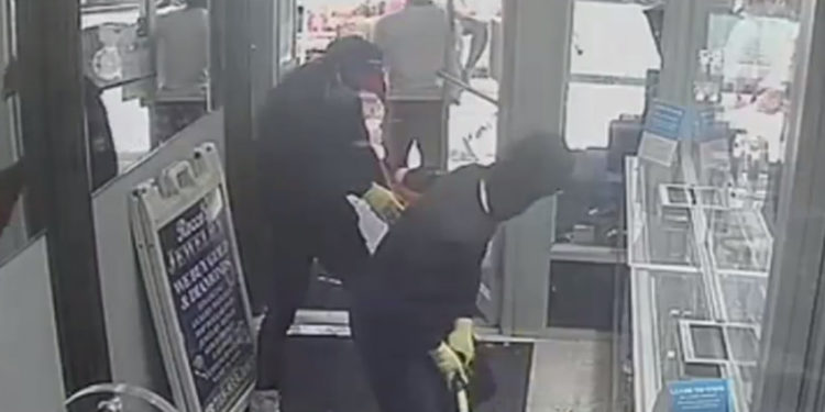 Jaf de două milioane de dolari în doar 30 de secunde, în New York | VIDEO