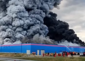 В Подмосковье произошел сильный пожар на складе Ozon
