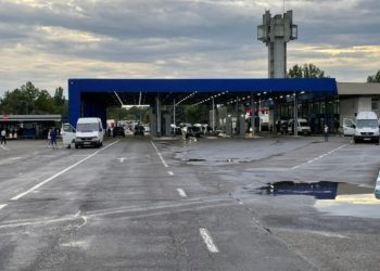 Cozi mai mici în punctul de frontieră Leușeni: Au fost deschise cinci piste noi de control | VIDEO