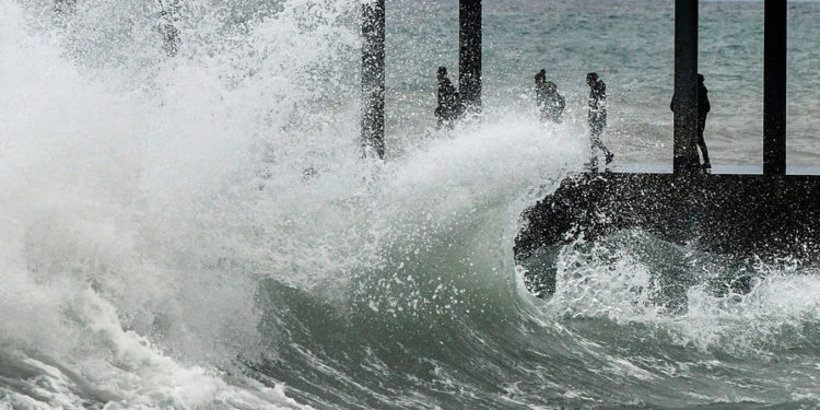 В Японии объявили эвакуацию для более чем 72 тыс. человек из-за тайфуна