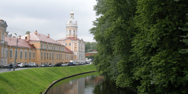 Presă: O moldoveancă de 32 de ani a fost ucisă la Sankt Petersburg sub privirile trecătorilor