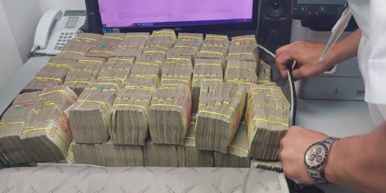 Un cetățean al Rusiei a încercat să scoată din Chișinău  4,7 milioane hrivne ucrainene și altă valută