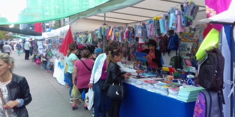 Legume proaspete, obiecte artizanale și rechizite! Ce târguri vor avea loc în Capitală în acest weekend